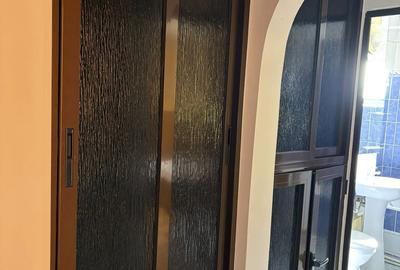 Apartament cu 2 camere decomandat în Micro 17