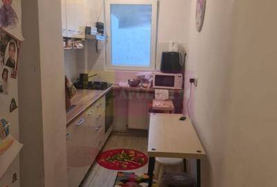 Apartament cu 3 camere semidecomandat în Cuza - 9