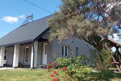 Casă cu 4 camere în Central