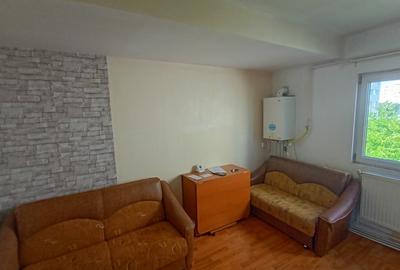 Apartament cu 2 camere decomandat, mobilat în Galata