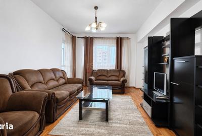 Apartament cu 3 camere decomandat în Astra