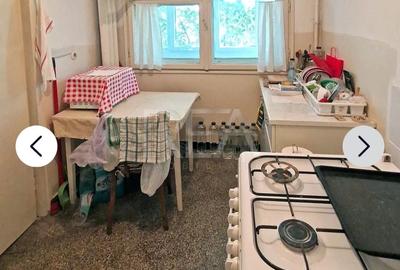 Apartament cu 3 camere semidecomandat în Crângași