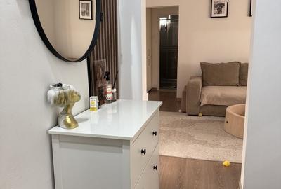 Apartament cu 3 camere semidecomandat în Central