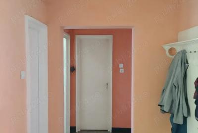 Apartament cu 4 camere decomandat în Săsar