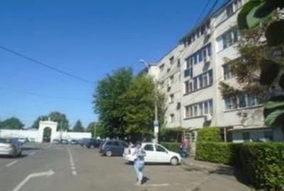 Apartament cu 3 camere semidecomandat în Școlilor - 3