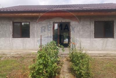 Casă individuală cu 3 camere cu Teren 1200 Mp în Gostinu - 2