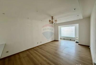 Spațiu comercial, de 100 mp, în Central - 4