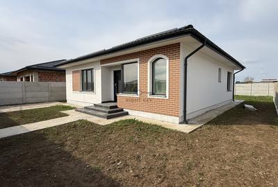 Casă individuală cu 4 camere cu Canalizare în Dragomirești-Deal - 2