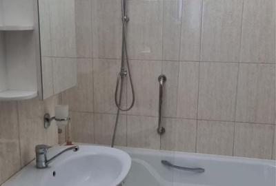 Apartament cu 2 camere decomandat în Eroii Revoluției