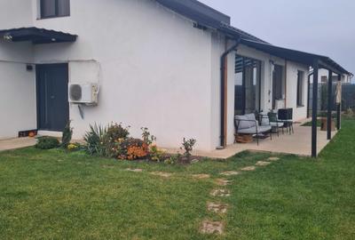 Casă cu 4 camere în Costi - 3
