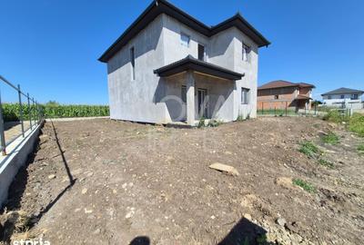 Casă cu 4 camere cu Teren 340 Mp în Șura Mică