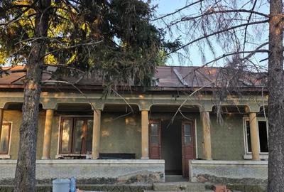 Casă cu 4 camere în Central - 2
