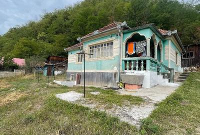 Casă cu Teren 840 Mp în Hășdău