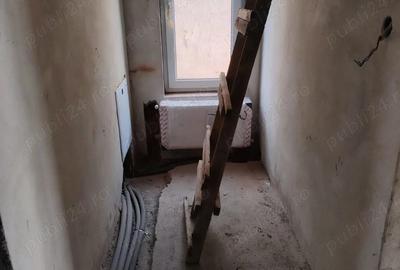 Casă cu 4 camere cu Teren 297 Mp în Central - 2