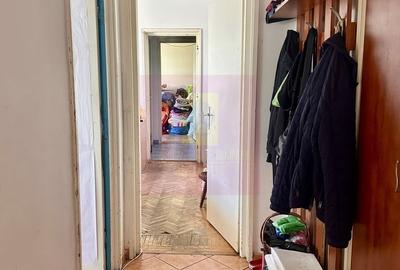Apartament cu 3 camere semidecomandat în Mihai Bravu