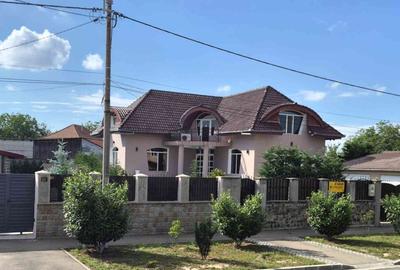 Casă cu 9 camere cu Teren 619 Mp în Iosia
