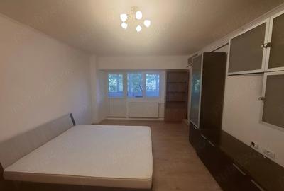 Garsonieră decomandată în Vitan
