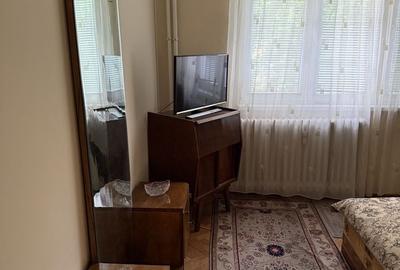 Apartament cu 3 camere semidecomandat în Colentina