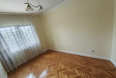 Apartament cu 3 camere decomandat în Central - 3
