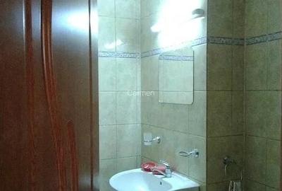 Apartament cu 5 camere semidecomandat în Central