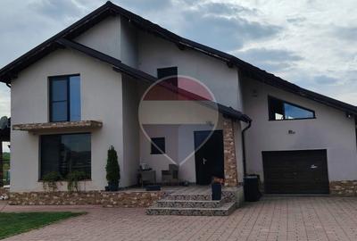 Casă cu 4 camere cu Teren 750 Mp în Coltău
