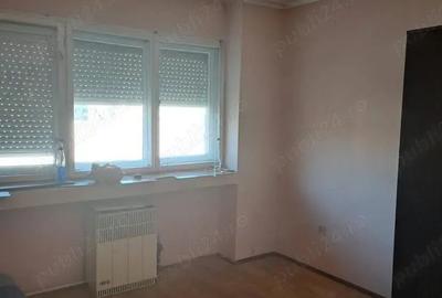 Apartament cu 3 camere semidecomandat în Micro 16 - 3