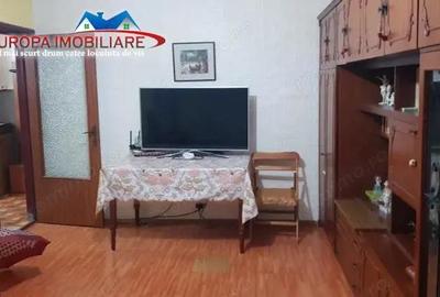Apartament cu 2 camere decomandat în C5 - 2