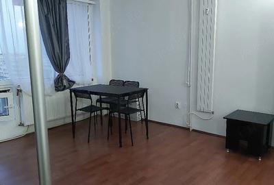 Garsonieră semidecomandată în Titan