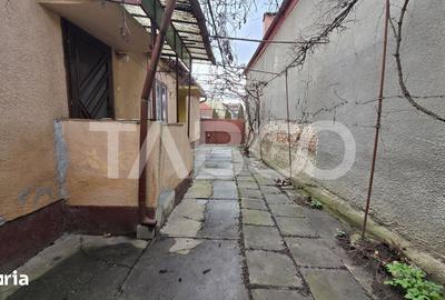 Casă cu 3 camere cu Teren 320 Mp în Lazaret