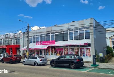 Spațiu comercial, de 380 mp, în Central - 3