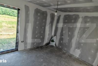 Casă cu 3 camere decomandat cu Teren 600 Mp în Central - 1