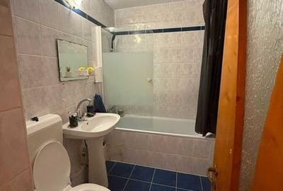 Apartament cu 3 camere semidecomandat în Baba-Dochia