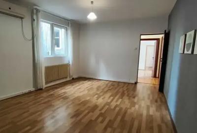 Casă individuală cu 6 camere cu Canalizare în P-ța Alba Iulia - 3