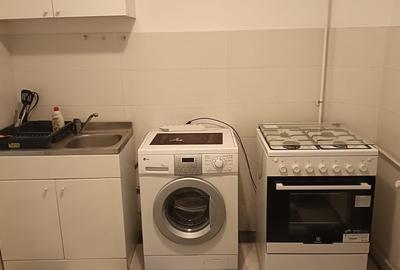 Garsonieră decomandată în Micro 20