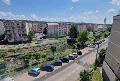 Apartament cu 3 camere semidecomandat, mobilat în Central - 14
