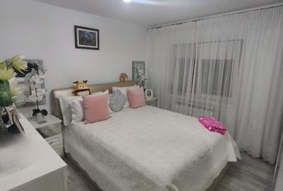 Apartament cu 2 camere decomandat în Siret