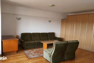 Apartament cu 3 camere decomandat în Ultracentral