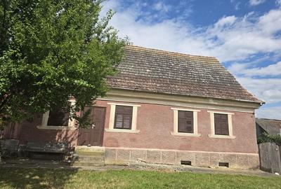 Casă cu 3 camere în Monariu