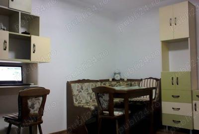 Apartament cu 2 camere decomandat în Sinaia - 1