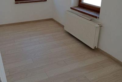 Casă cu 8 camere cu Canalizare în Fundeni - 17