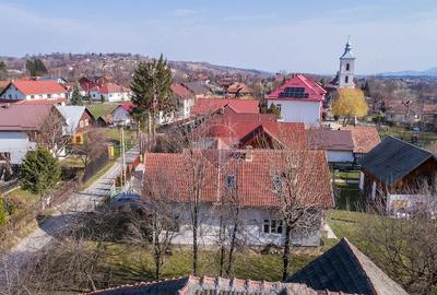 Casă cu 6 camere cu Teren 1915 Mp în Bran