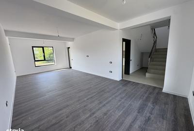 Casă cu 4 camere în Gulia