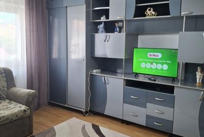 Garsonieră decomandată în Petros
