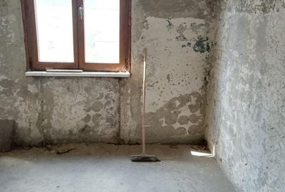 Apartament cu 3 camere decomandat în Dărmănești