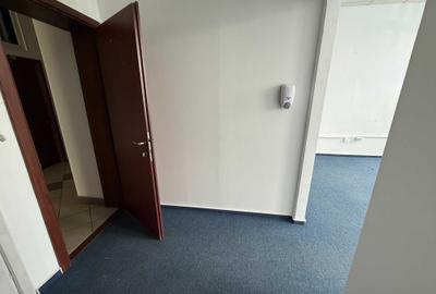 Spațiu comercial, de 40 mp, în Central - 3