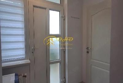 Garsonieră decomandată în Podul de Fier