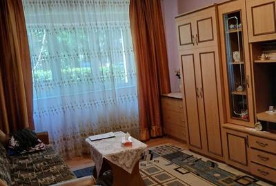 Apartament cu 2 camere decomandat în Exterior Vest
