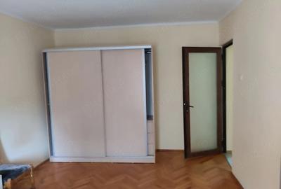 Casă cu 8 camere cu Teren 500 Mp în Iosia - 1