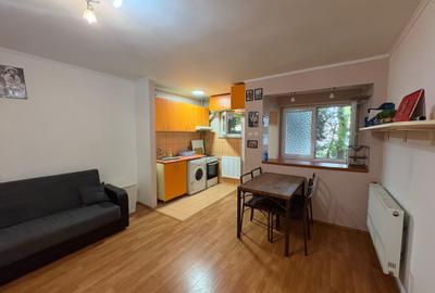 Apartament cu 2 camere semidecomandat în Apărătorii Patriei