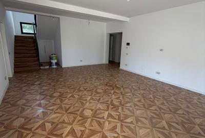 Casă cu 3 camere cu Teren 430 Mp în Central - 13